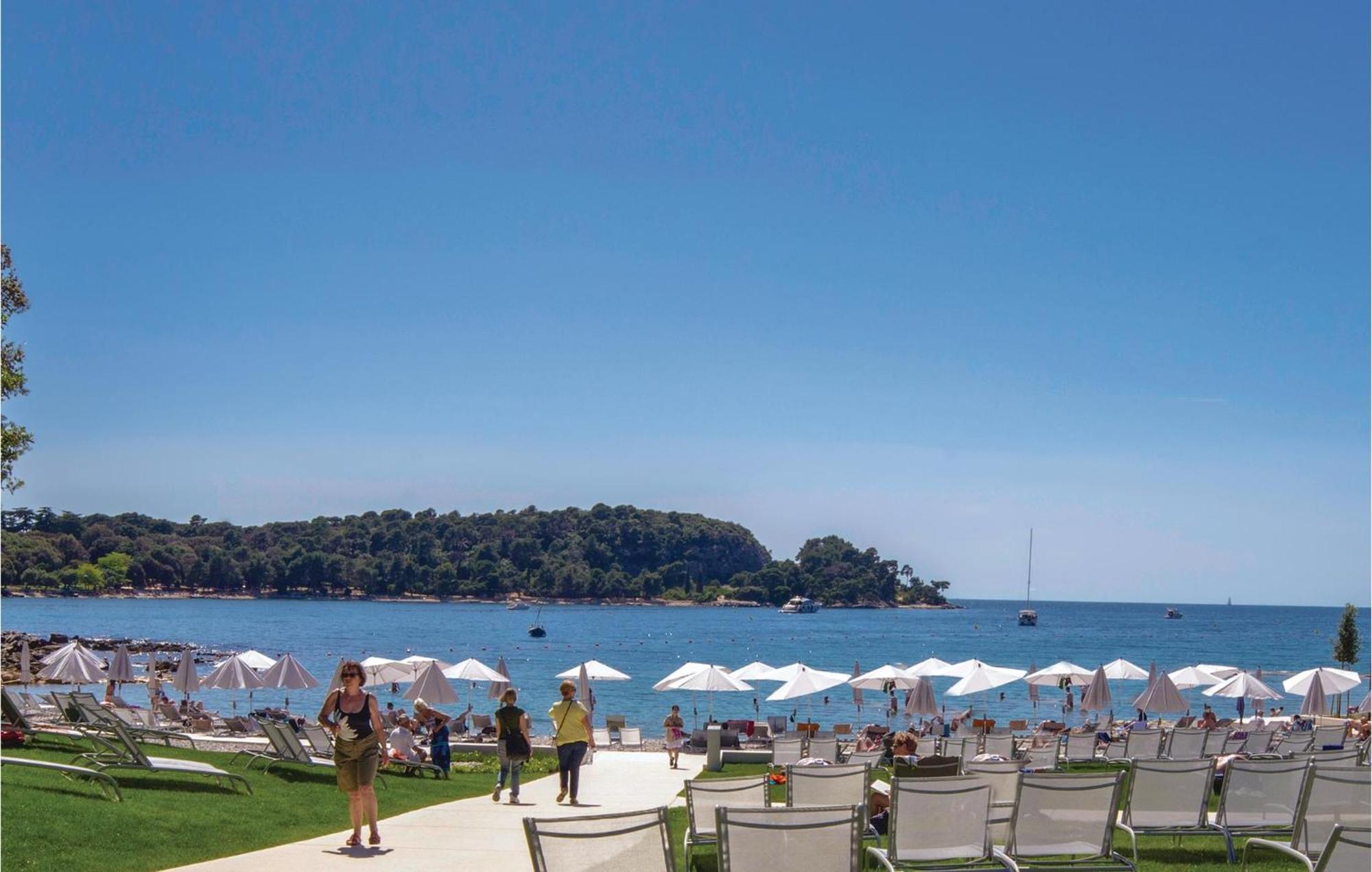 2 Bedroom Amazing In Hébergement de vacances Rovinj