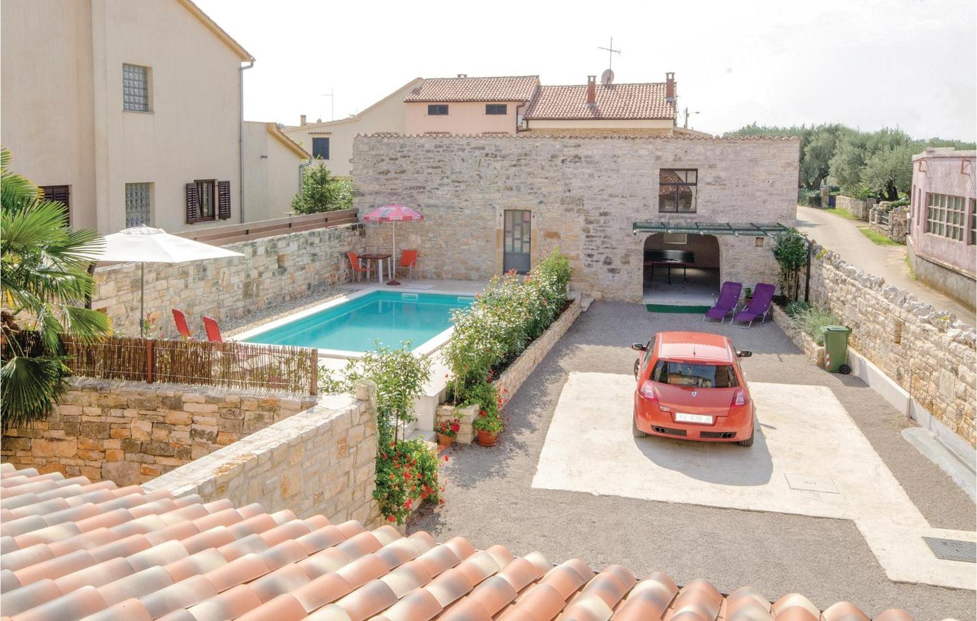 Hébergement de vacances 2 Bedroom Amazing In Rovinj